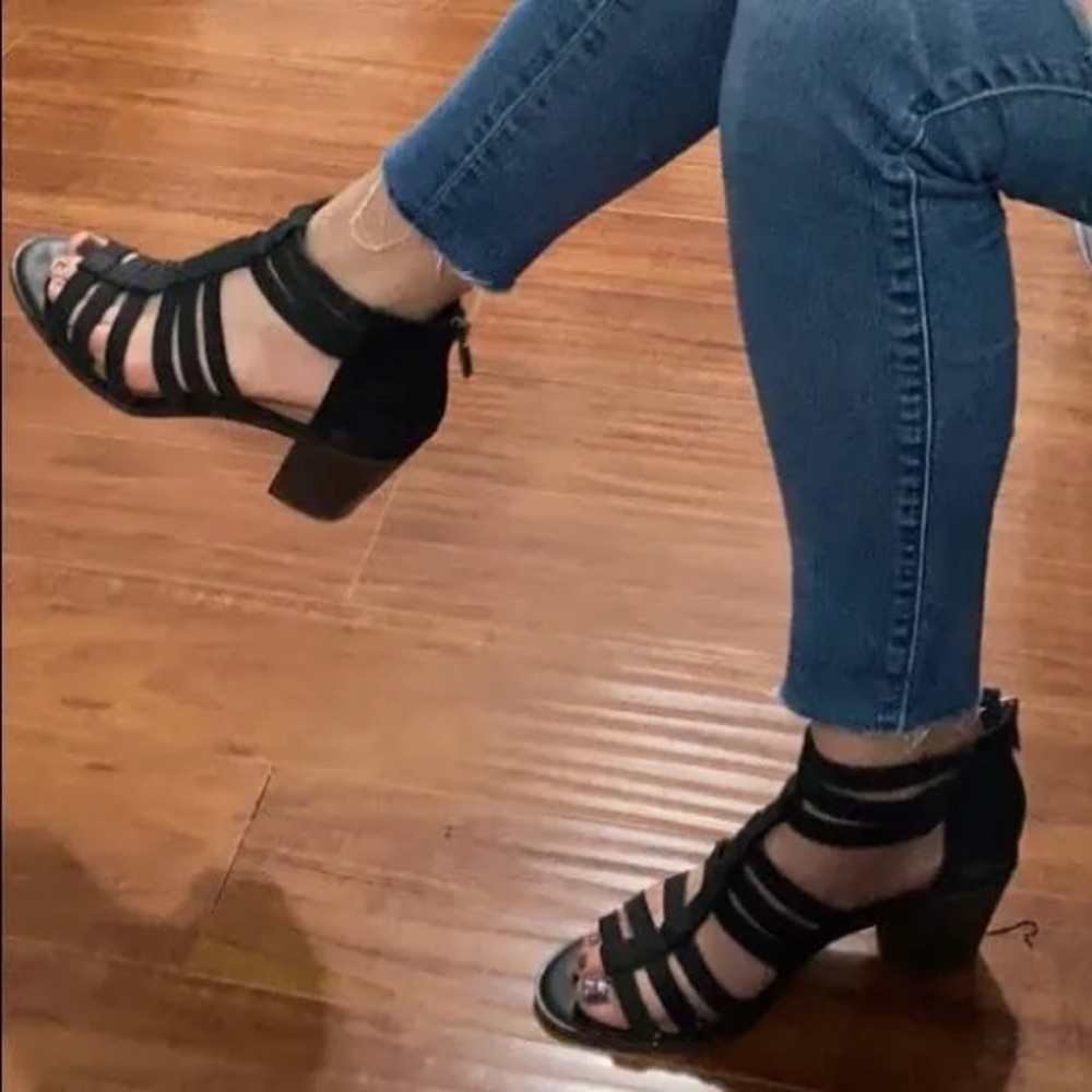 Lucky Brand gladiator heel 6.5